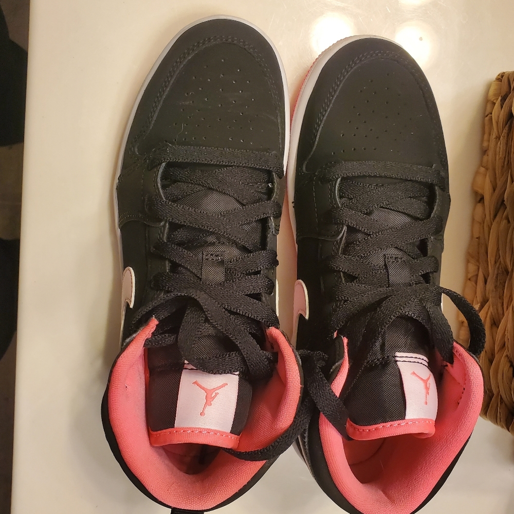 Jordan 1 Mid